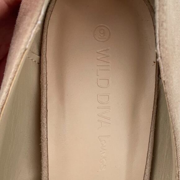 Wild Diva Lounge Tan and Metallic Gold Stilettos Sz 9 - Picture 8 of 10